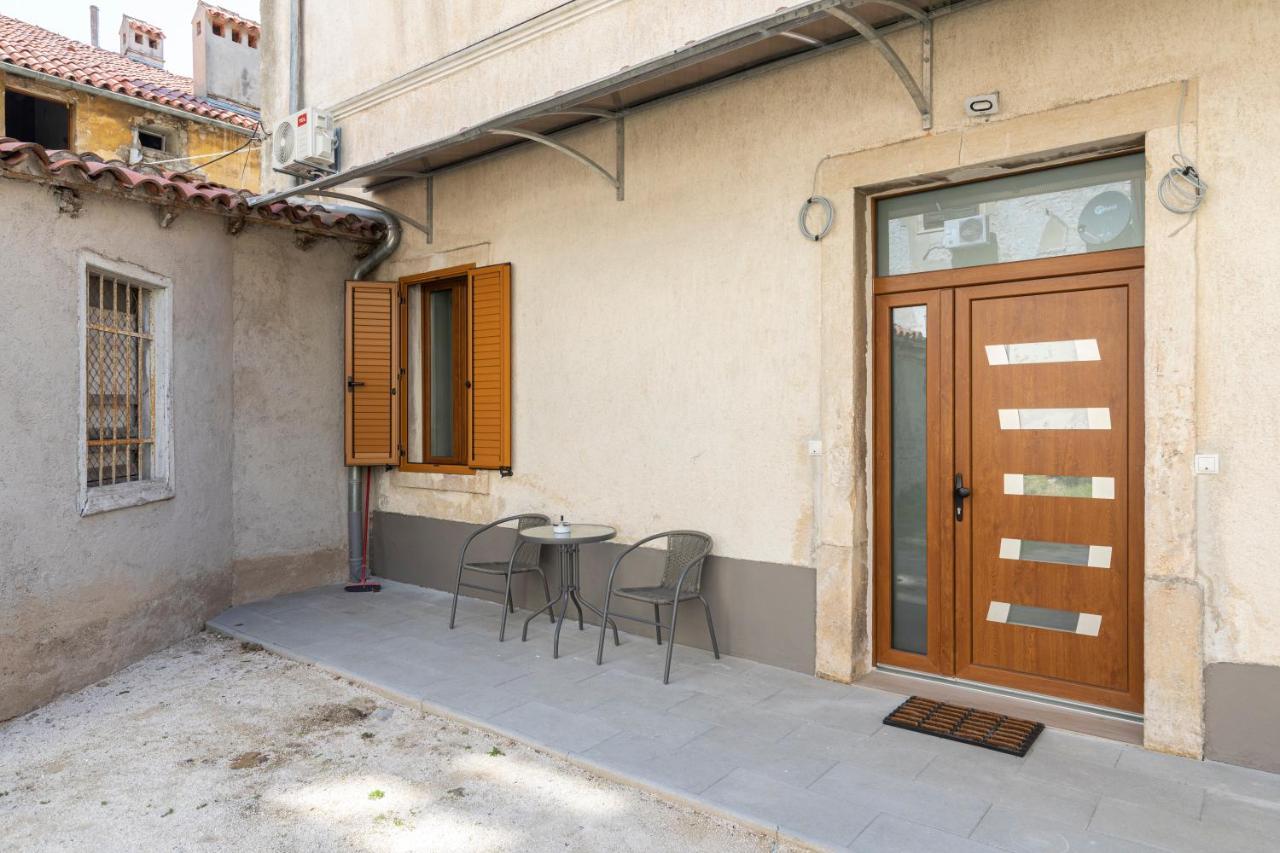 Centar City Pula Apartments エクステリア 写真