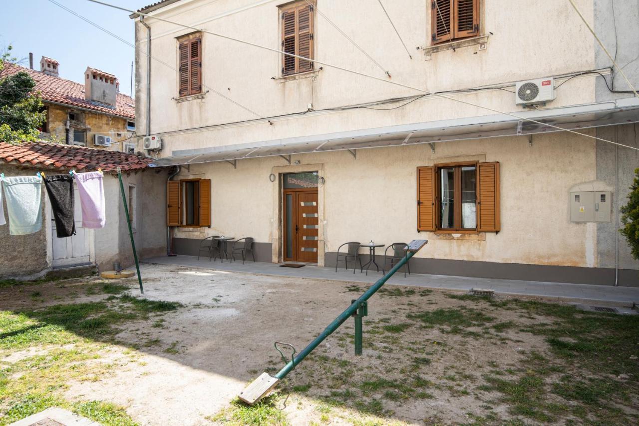 Centar City Pula Apartments エクステリア 写真