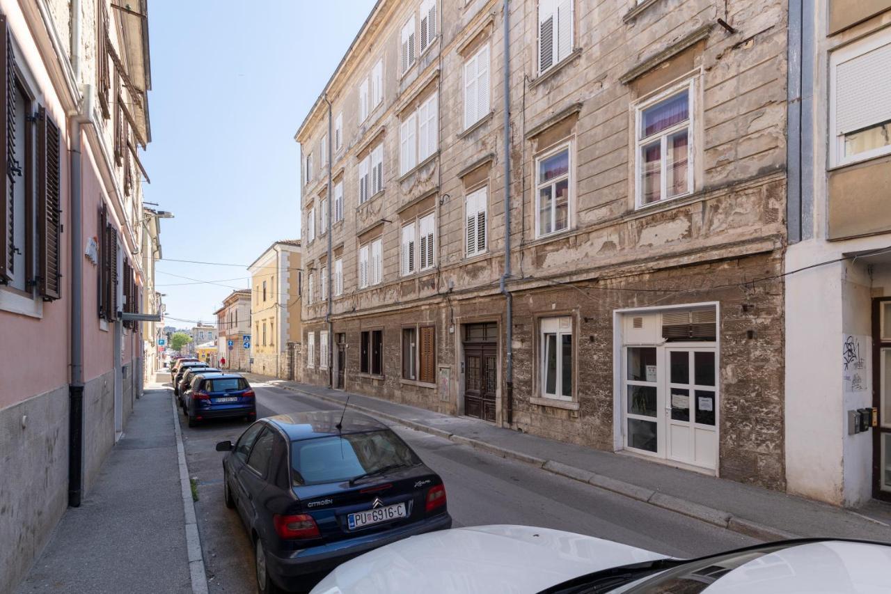 Centar City Pula Apartments エクステリア 写真